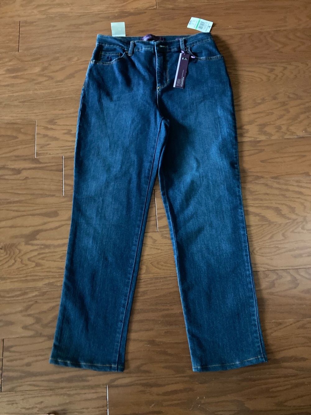 NWT Women's Gloria Vanderbilt Amanda jeans size 8 slimming